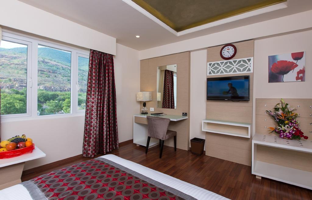 Pai Viceroy Hotel Tirupati Cameră foto
