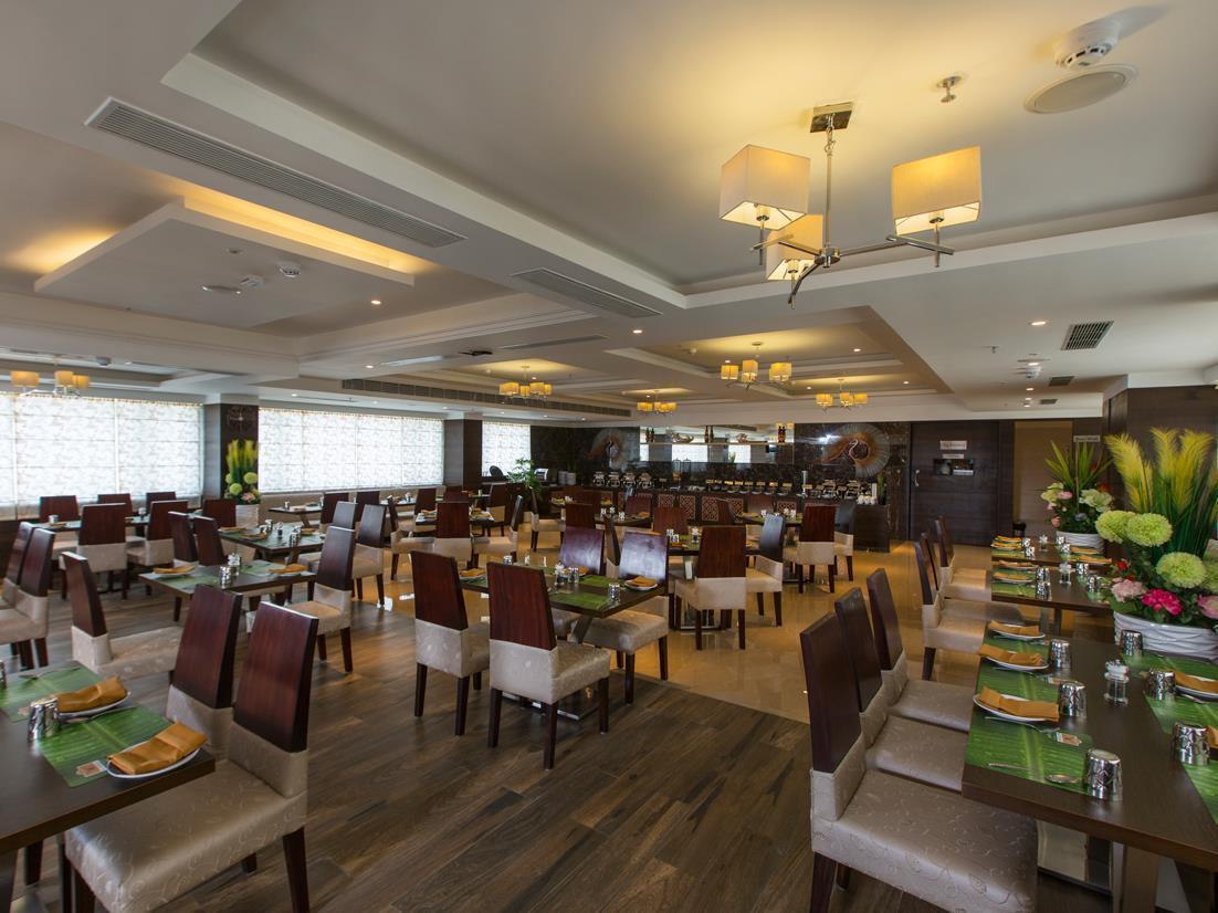 Pai Viceroy Hotel Tirupati Exterior foto