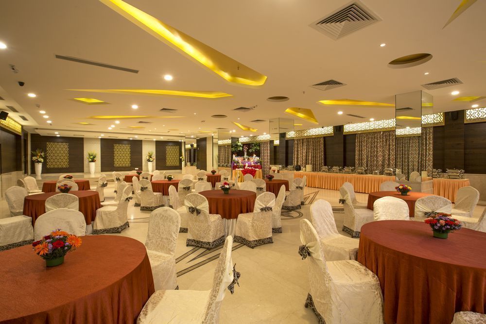 Pai Viceroy Hotel Tirupati Exterior foto