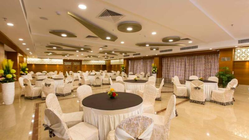 Pai Viceroy Hotel Tirupati Exterior foto