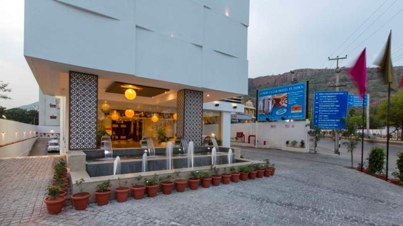 Pai Viceroy Hotel Tirupati Exterior foto